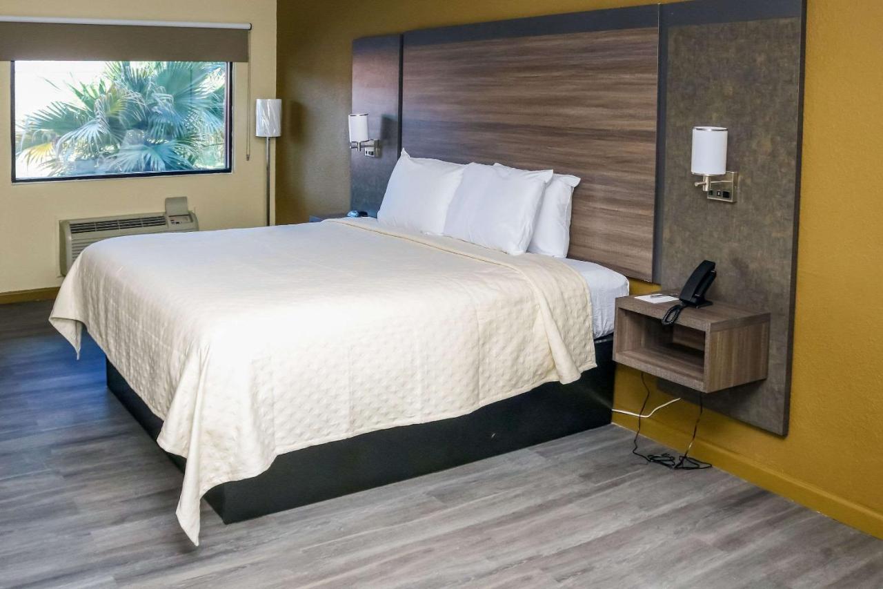 Rodeway Inn Phenix City Exteriör bild